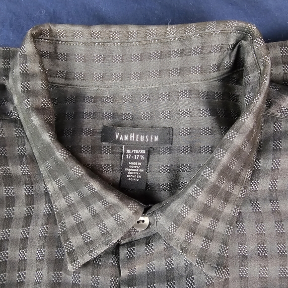 VanHeusen Short Sleeve Shirt - Picture 2 of 4